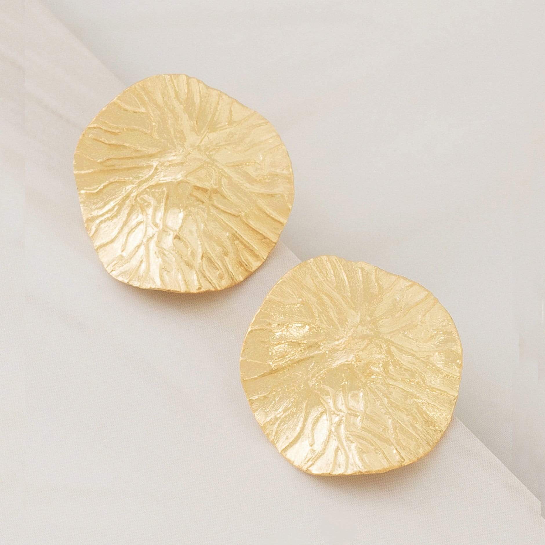 Emblem Jewelry Earrings Gold Tone Petite Lily Pad Disc Statement Earrings
