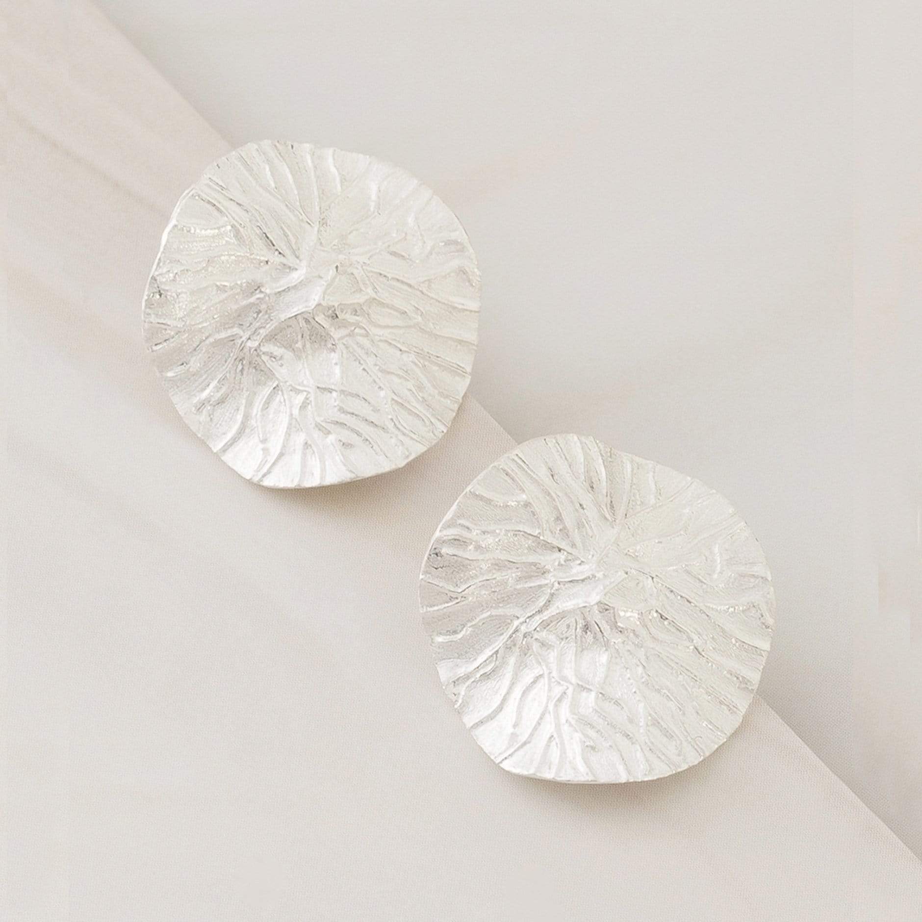 Emblem Jewelry Earrings Silver Tone Petite Lily Pad Disc Statement Earrings